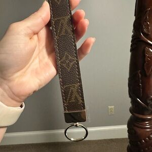 Lv Brown Monogram Key Holder NEW